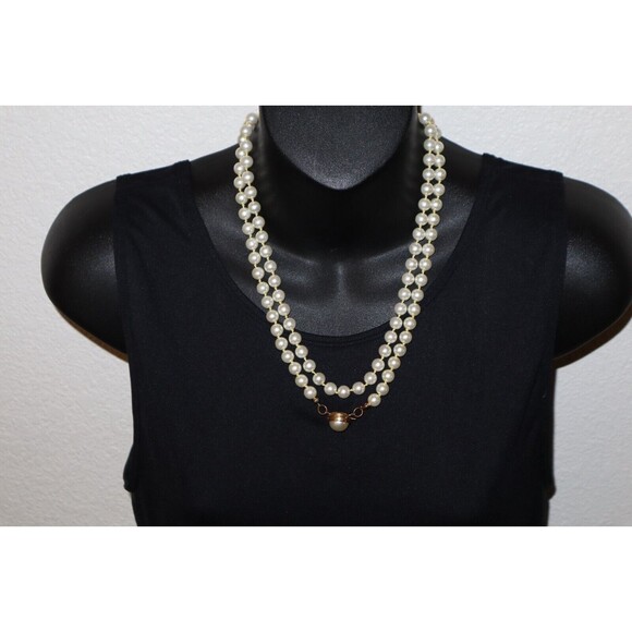 Vintage Gold Tone Cabochon Clasp Faux Pearl Hand Knotted Beads Necklace 40" - Picture 6 of 6